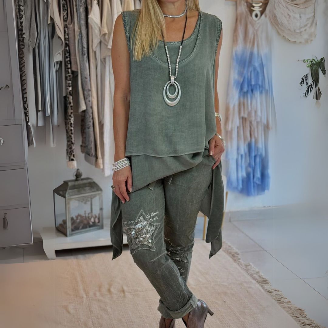 Кarla | Елегантна, удобна, цветна тениска и печатни панталони