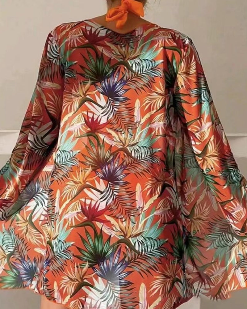 Секси бикини с принт и покривало за бански