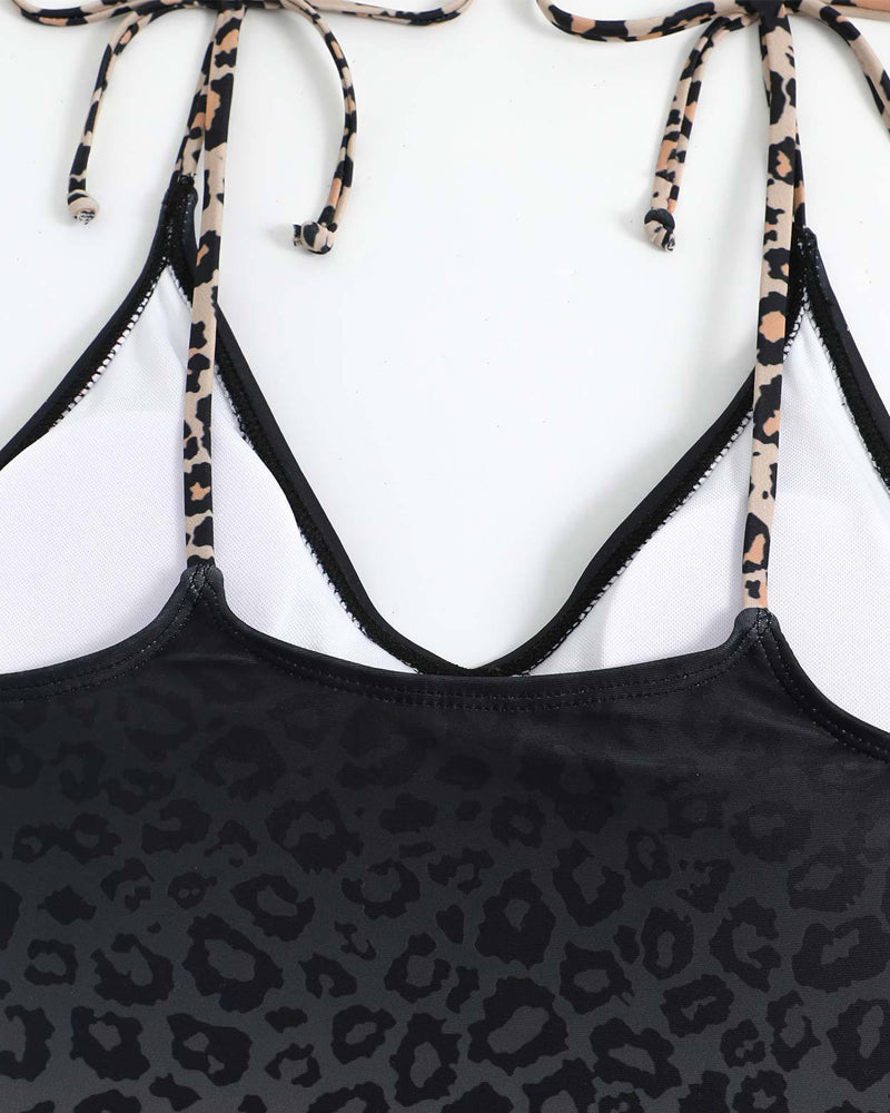 Комплект плажна пола и цял бански костюм