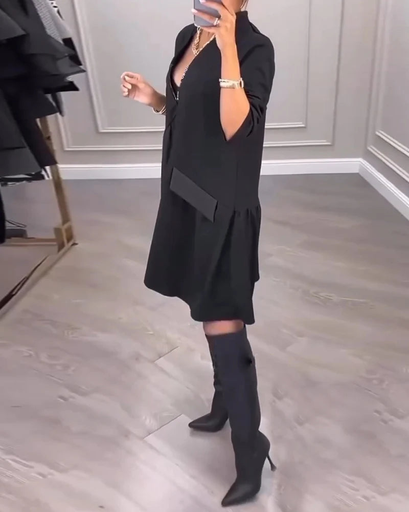 Vaanya | Рокля с артистичен дух и V-образно деколте