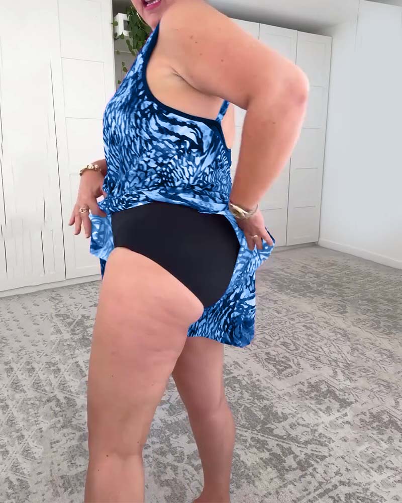 Едноцветен бански с V-образно деколте