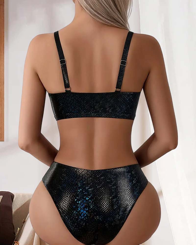 Бикини с принт на змия, връзка на гърдите, висока талия, триъгълник