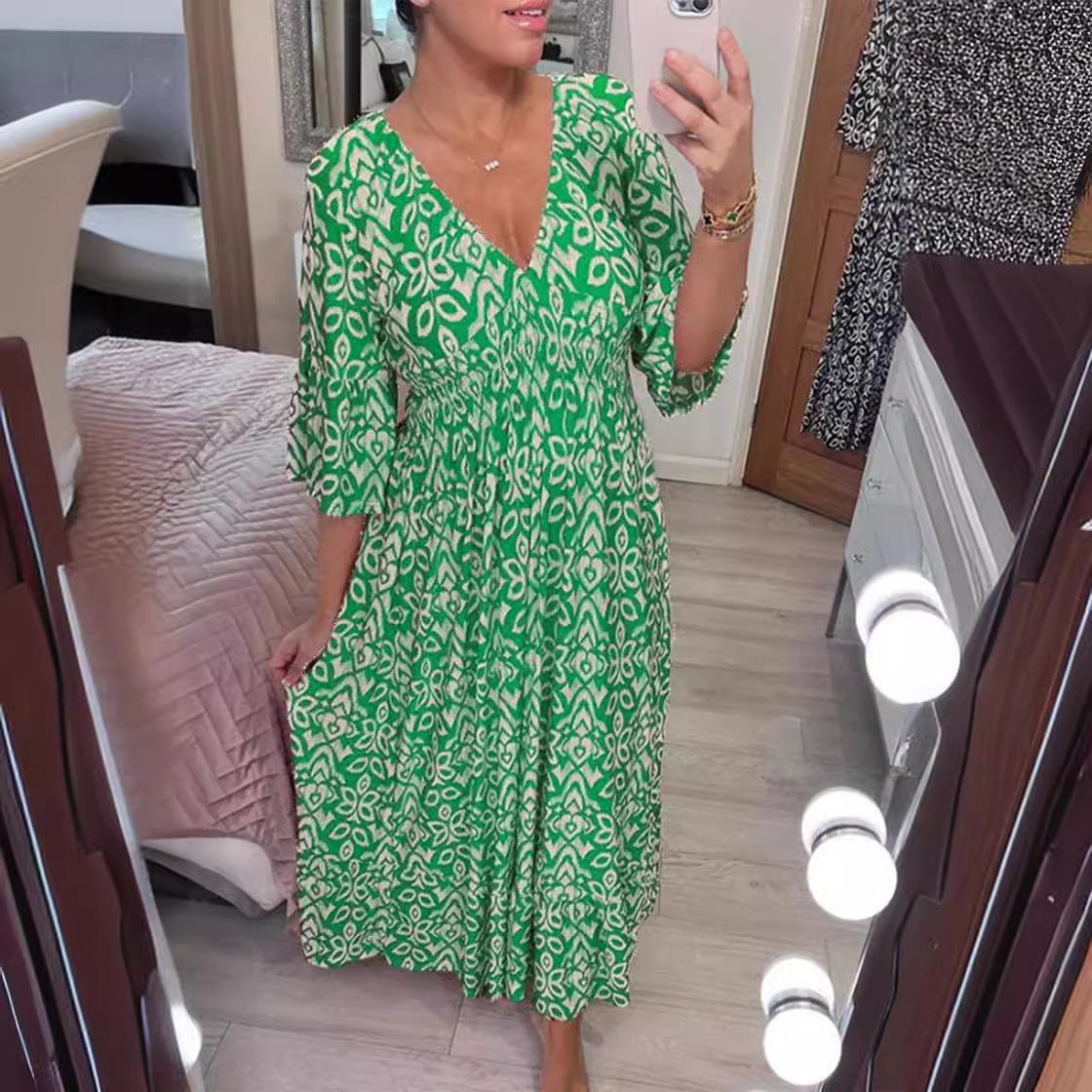 Злата | Стилна цветна рокля с V-образно деколте