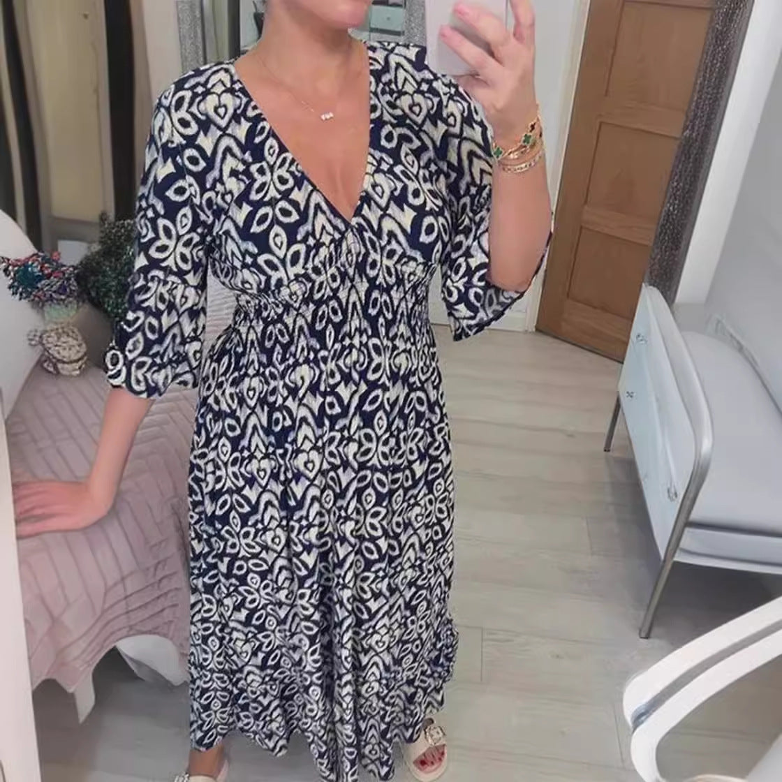 Злата | Стилна цветна рокля с V-образно деколте