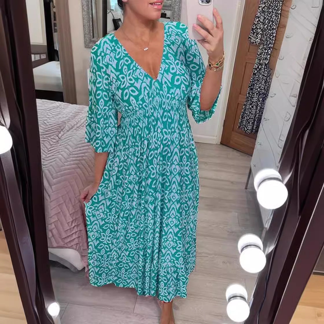 Злата | Стилна цветна рокля с V-образно деколте