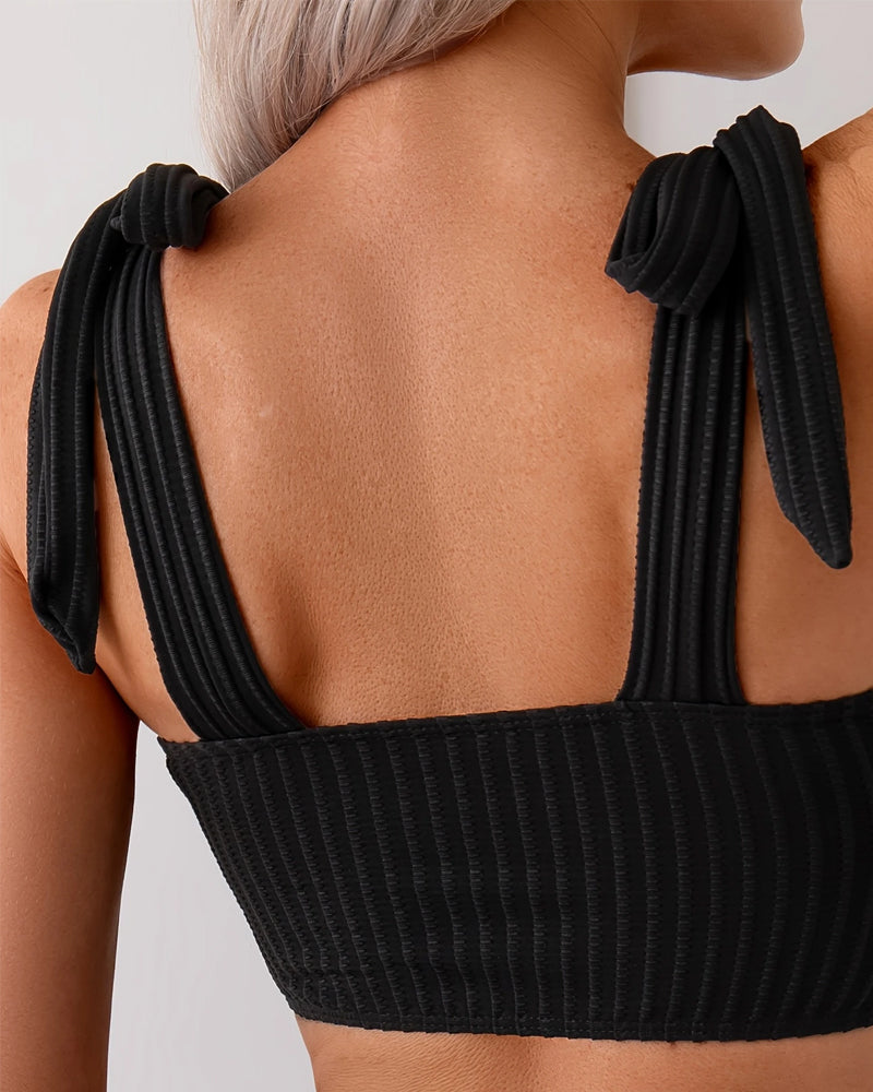 Бикини с връзки, едноцветен триъгълник